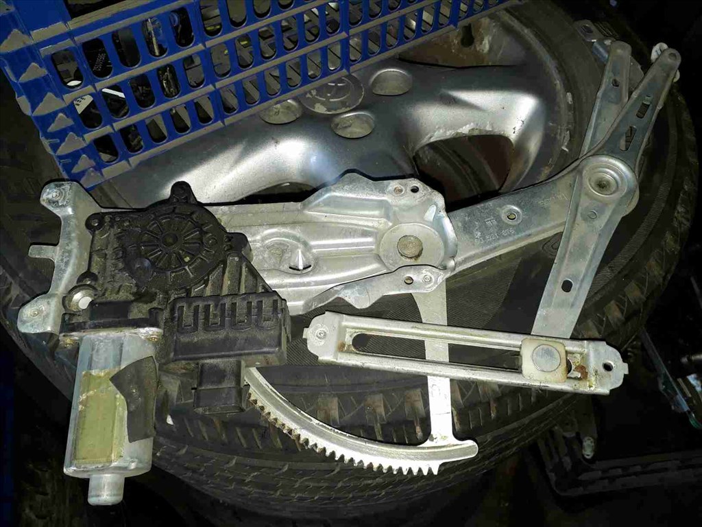 Opel Astra G Jobb Elsõ Ablakemelõ Szerkezet Elektromos 90 521 876 2. kép