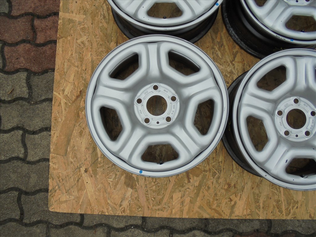 16-os 5 x 114.3-as gyári Dacia újszerű lemezfelni eladó 3. kép