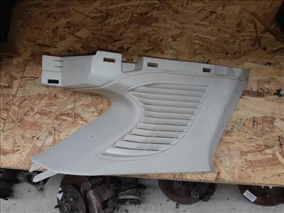 Ford Focus III Bal Hátsó Tetőcsomagtartó Takaró BM51N280C47AE