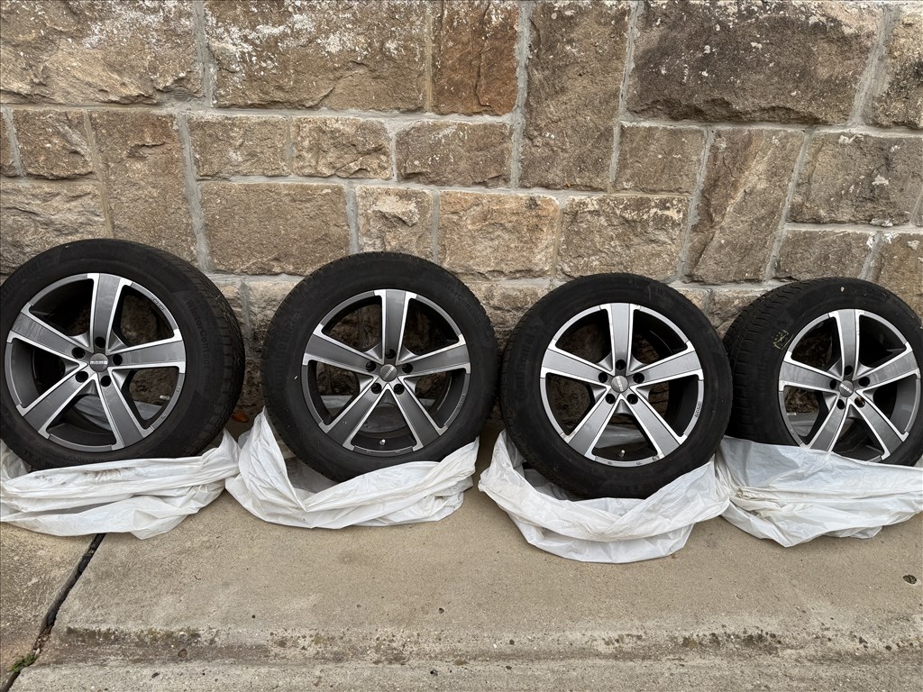 Momo alufelni 5X114.3 18X8 ET40 WIN Pro  EVO CB72.2 Toyota Rav 4 Lexus 1. kép