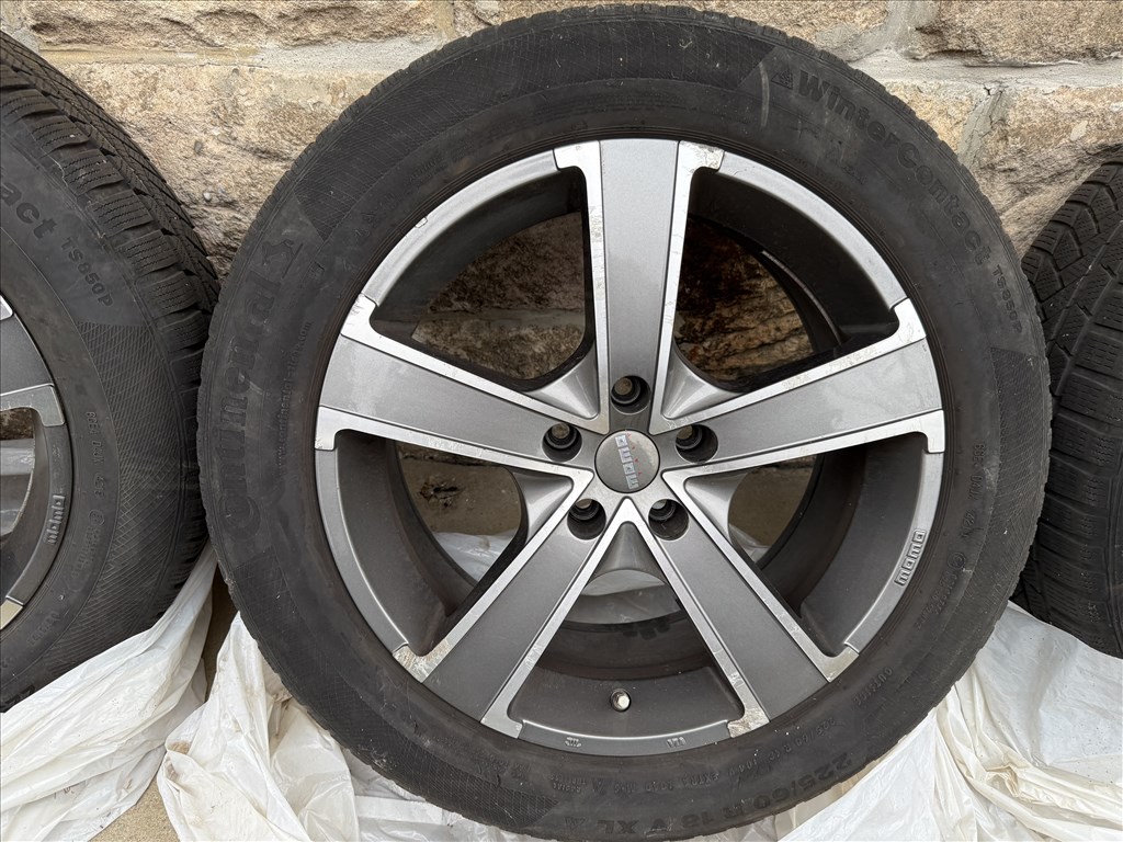 Momo alufelni 5X114.3 18X8 ET40 WIN Pro  EVO CB72.2 Toyota Rav 4 Lexus 4. kép