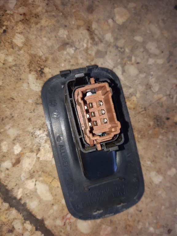 Renault Trafic Ablakemelõ Kapcsoló 8200011870 2. kép