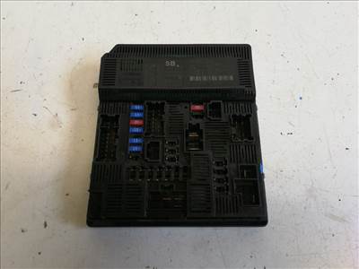 Nissan Navara (D23) biztosítéktábla utastér 284B74JU1C