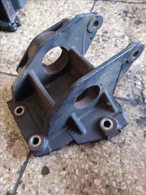 Renault Master 03-10 Féltengely Tartó Bak 8200 384 227