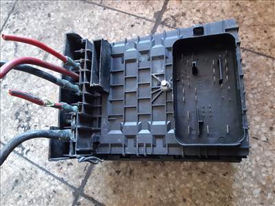 Skoda Octavia II Biztosítéktábla / Relé Tábla 1K0 937 125