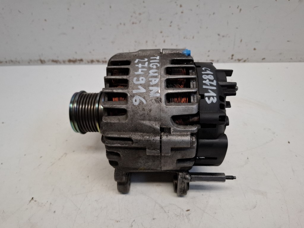 Volkswagen Tiguan  generátor 04L903023L 2627025C 1. kép