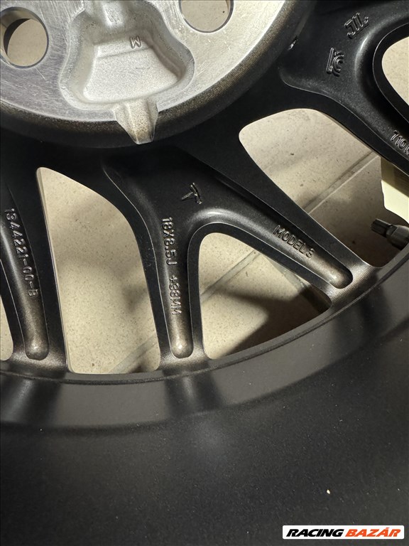 Tesla Model 3 Photon 18 gyári téli kerék Pirelli Sottozero 3 235/45R18 TO PNCS gyári új 5. kép