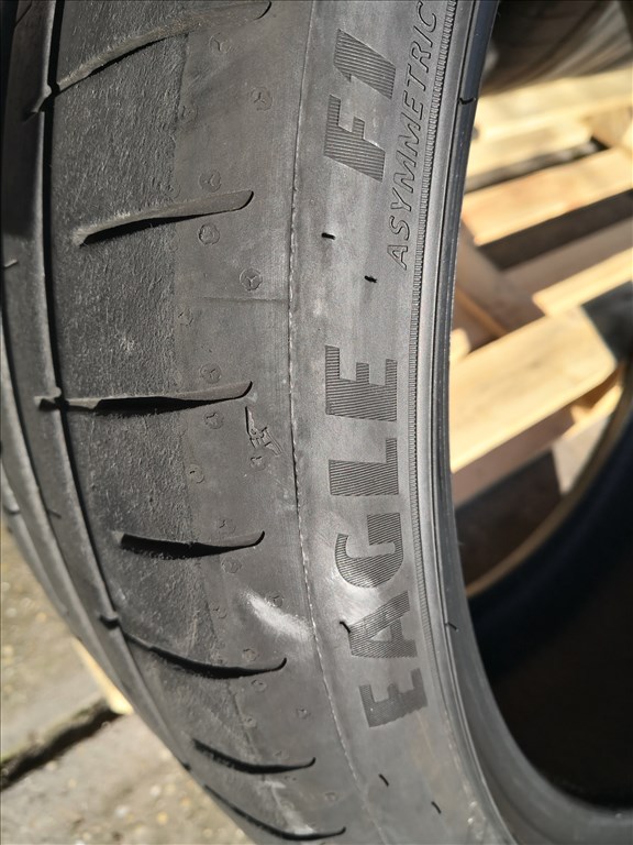 305/30R21 Goodyear nyári gumi 2db  3. kép