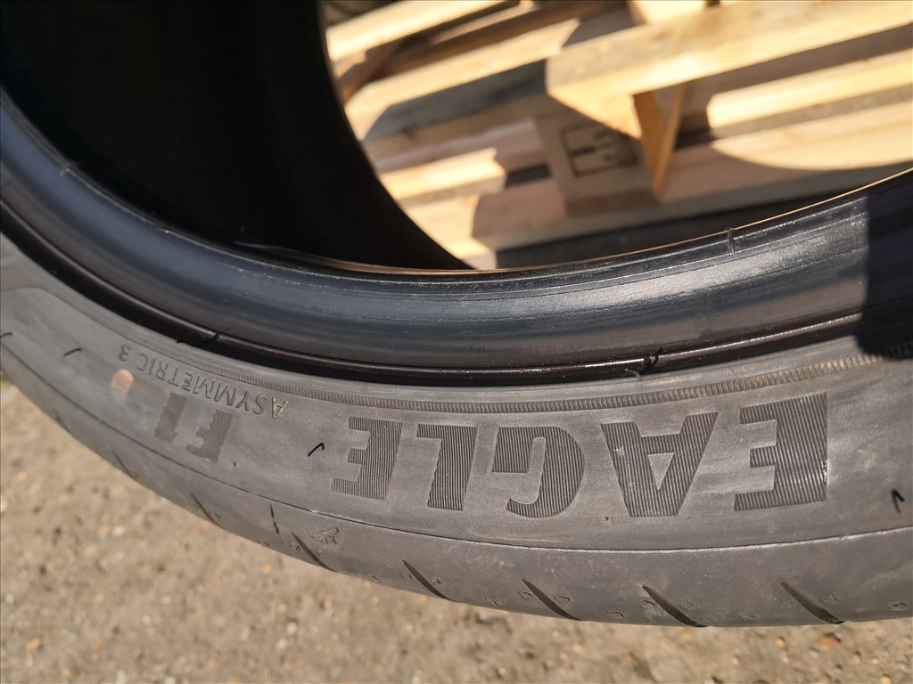 305/30R21 Goodyear nyári gumi 2db  7. kép
