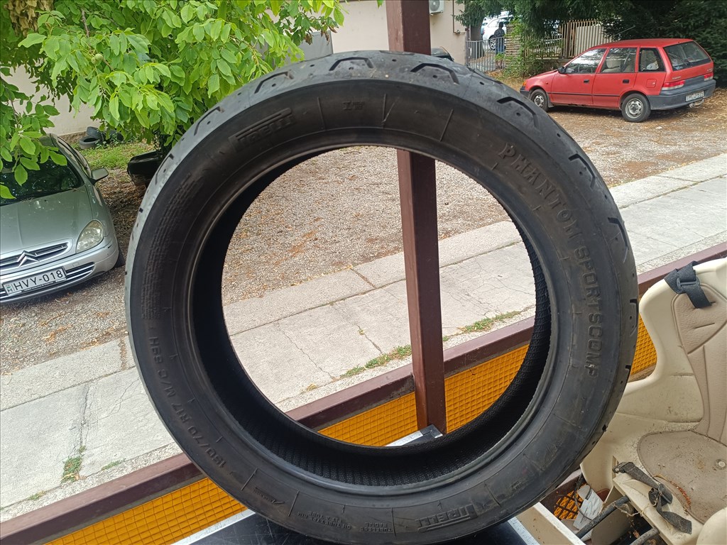  17" újszerű Pirelli Phantom Sportscom 150/70/R17 hátsó gumi 1. kép
