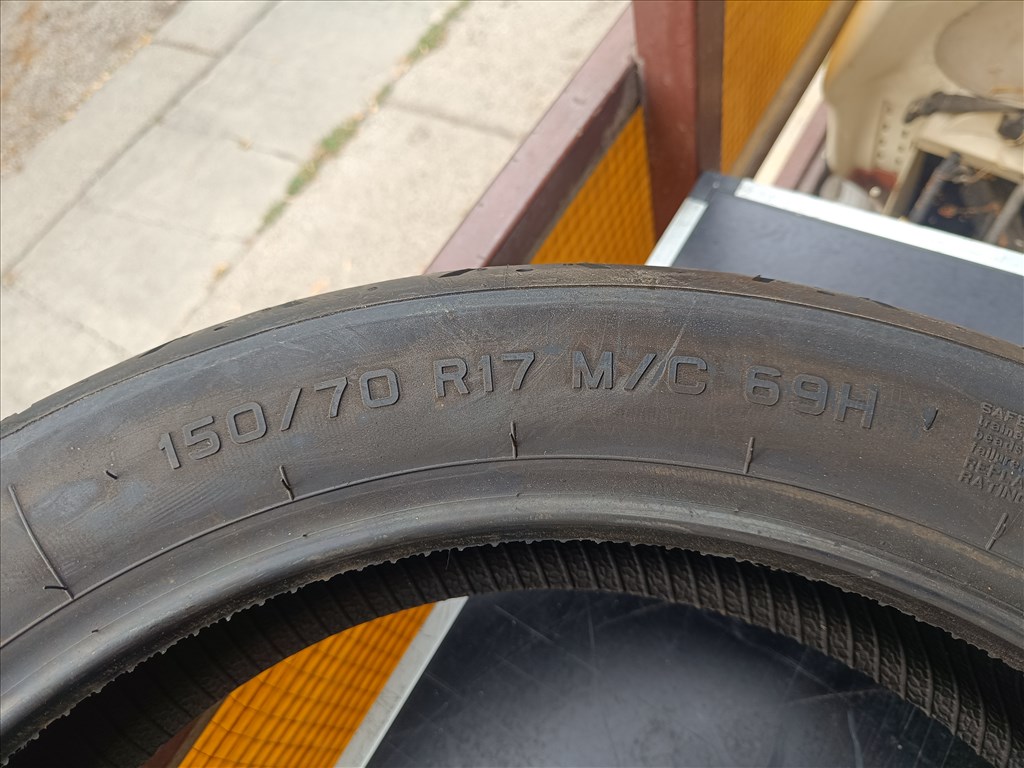  17" újszerű Pirelli Phantom Sportscom 150/70/R17 hátsó gumi 5. kép