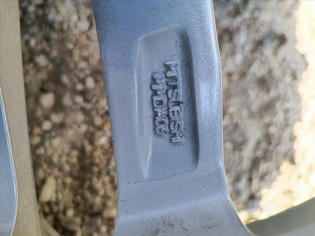 17" Gyári Mitsubishi Eclipse Cross Outlander alufelni, rajta 215/65 R17 Falken téli gumi szenzor 7. kép