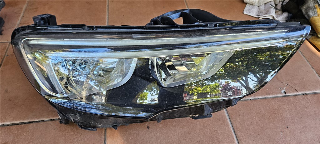 Opel Insignia B Jobb első fényszóró 13460180 1. kép