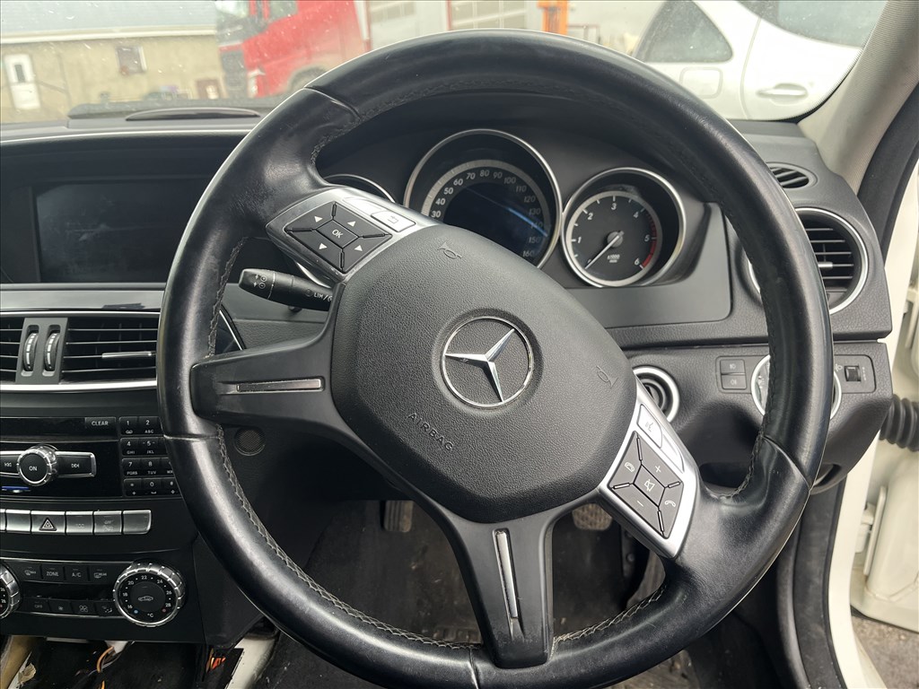 Mercedes C 220 CDI blueefficiency W204 minden alkatrésze AKCIO  1. kép