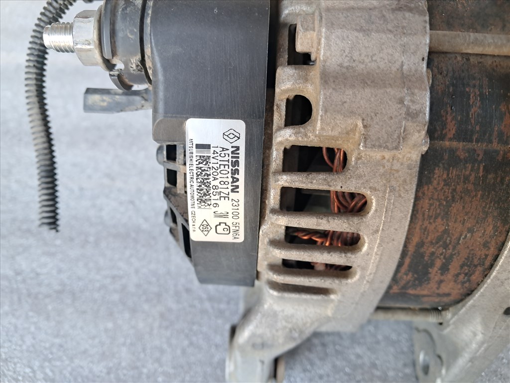 Dacia Duster II 1.6 benzin H4MD738 generátor 231005FN6A a5te0181ze 2. kép