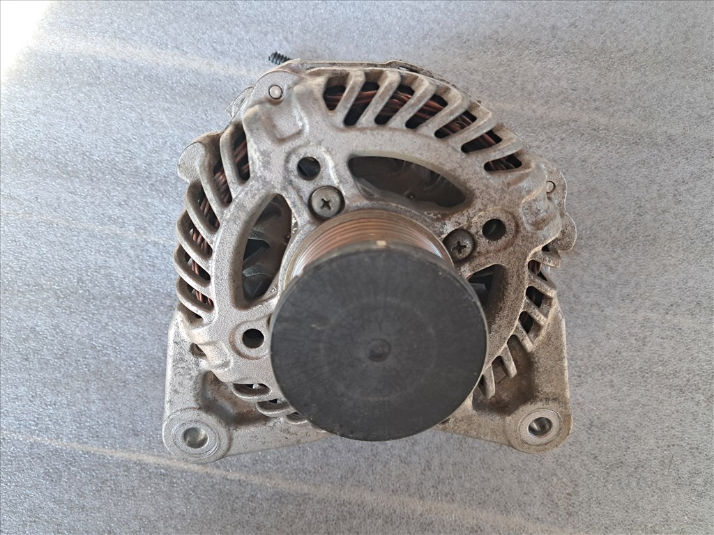 Dacia Duster II 1.6 benzin H4MD738 generátor 231005FN6A a5te0181ze 4. kép