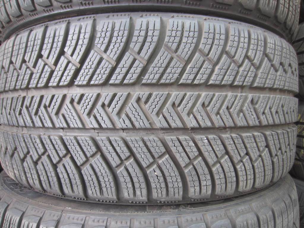  245/35/285/35 R20 MICHELIN PA4 104W 3. kép