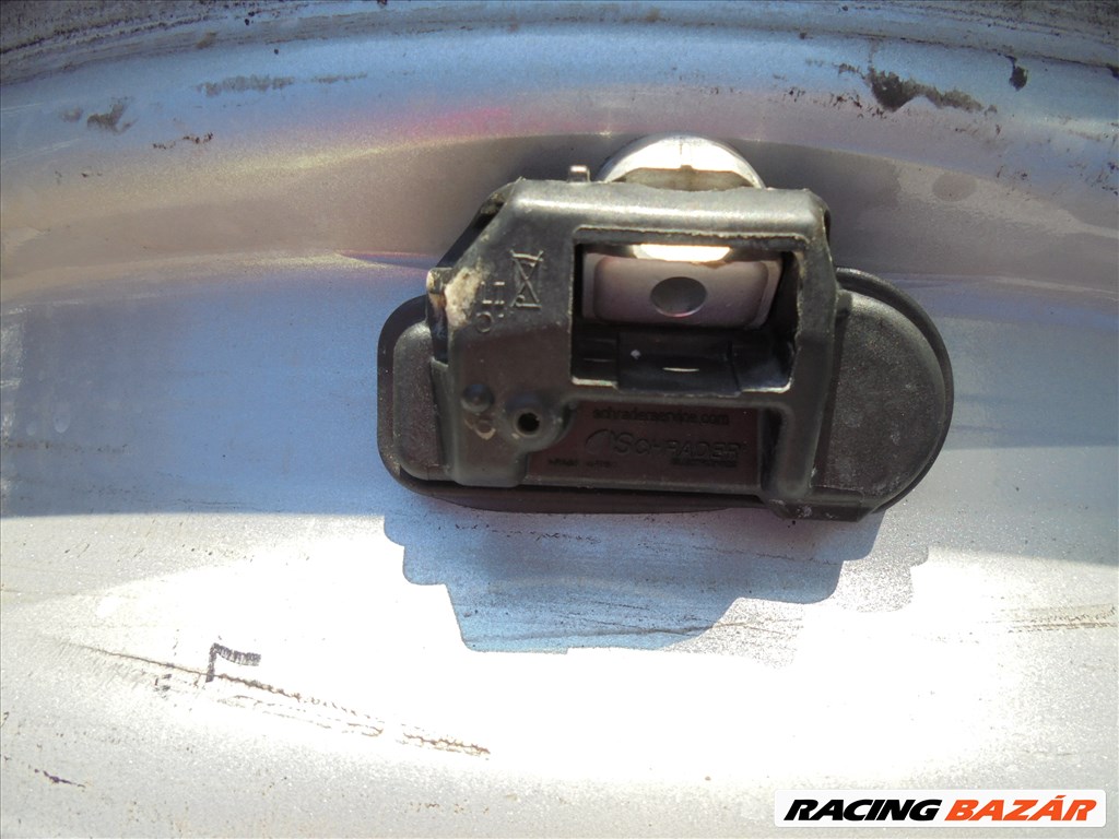 16-os újszerű szenzoros gyári Mercedes alufelni eladó 6. kép