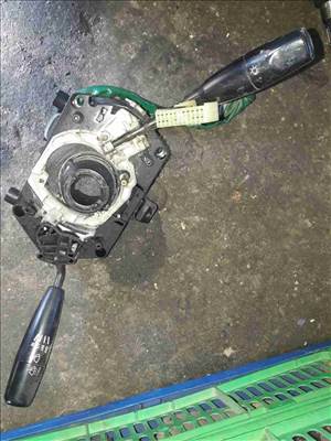 Suzuki Swift II 92-96 Bajuszkapcsoló