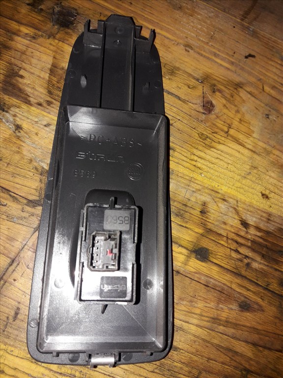 Peugeot Boxer III 06-14 Jobb Elsõ Ablakemelõ Kapcsoló 7354217170 2. kép