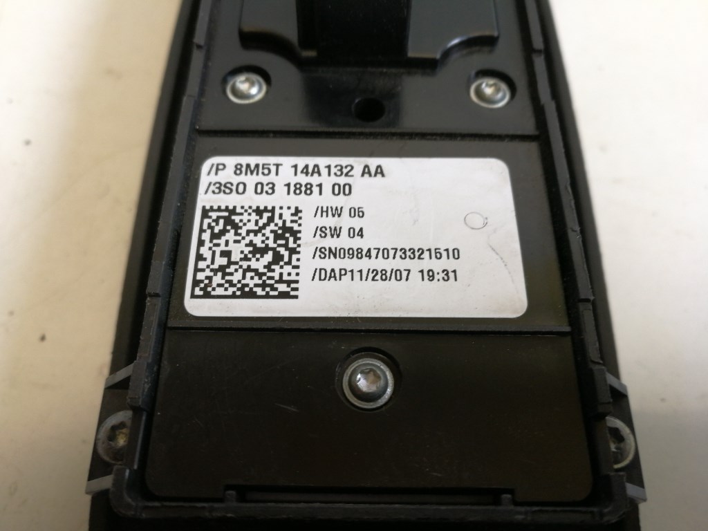 Ford Focus bal elsõ ablakemelõ kapcsoló 8M5T14A132AA 3. kép