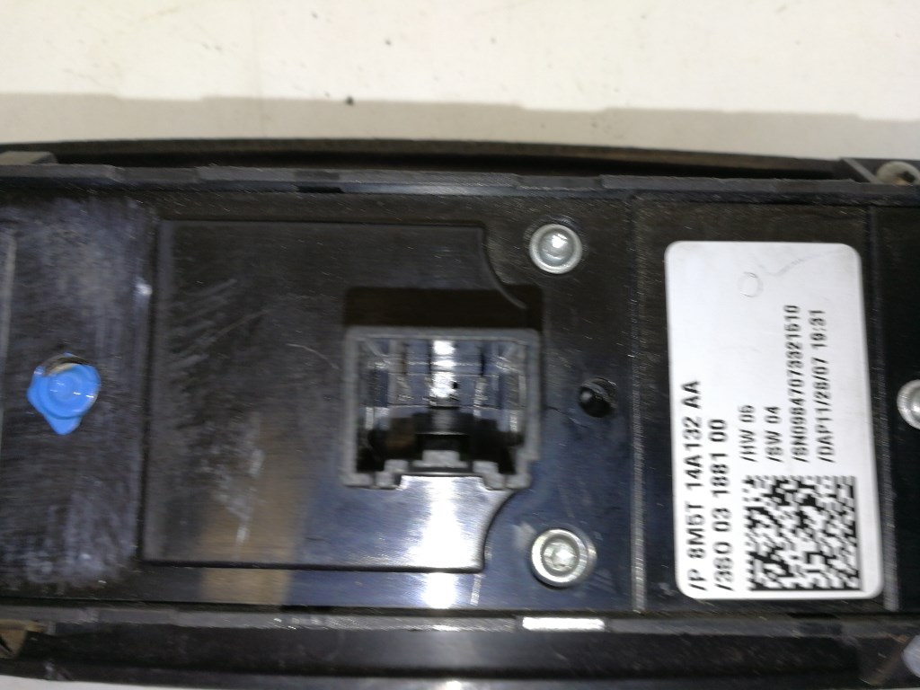 Ford Focus bal elsõ ablakemelõ kapcsoló 8M5T14A132AA 4. kép