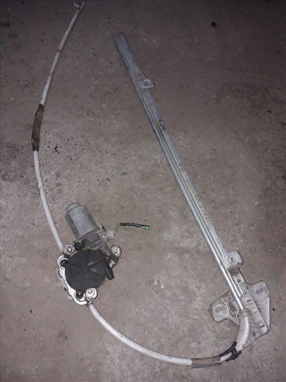 Iveco Daily Bal Elsõ Ablakemelõ Motor 2. kép