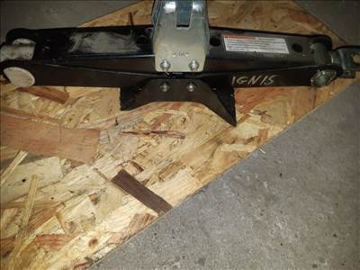 Suzuki Ignis 03-07 Emelő