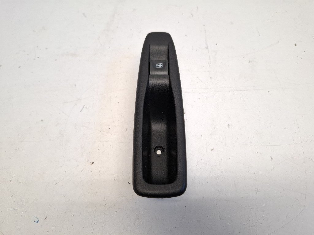 Renault Captur bal hátsó ablakemelõ kapcsoló 829614619R 1. kép
