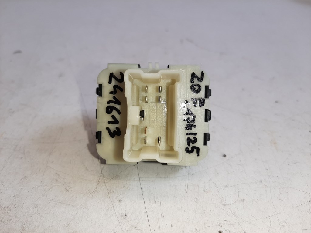 Renault Zoe bal elsõ ablakemelõ kapcsoló 254118722R 2. kép