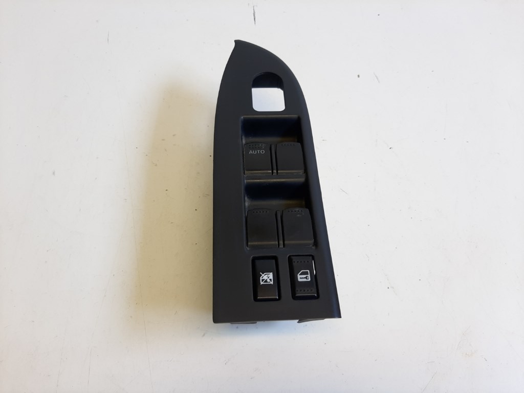 Suzuki Vitara grand (JT) bal elsõ ablakemelõ kapcsoló 8372765J0 1. kép