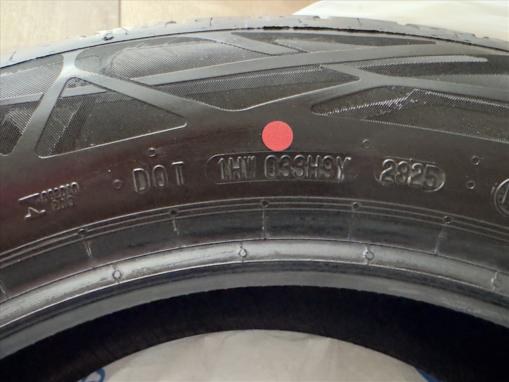  215/5517" új Continental nyári gumi gumi 1. kép