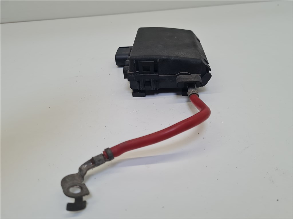 Volkswagen Golf IV motortéri biztosítéktábla (24764) 1j0937550aa 7. kép