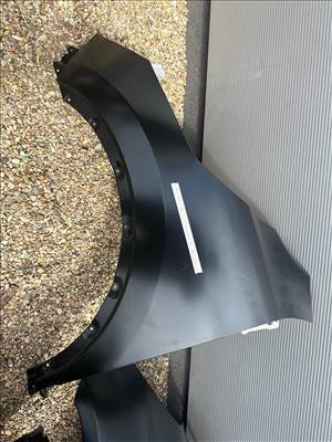 Nissan Qashqai J11 Első sárvédő Bal F31014EAMB