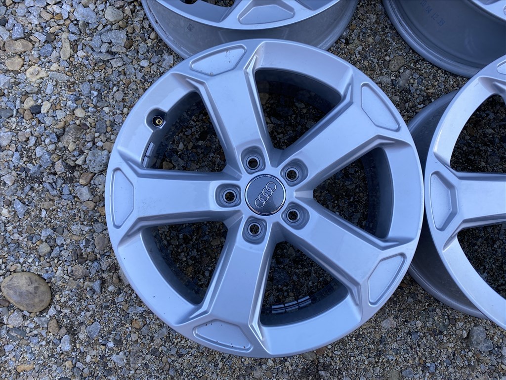 17-es, 5x112-es újszerű gyári Audi alufelni 2. kép