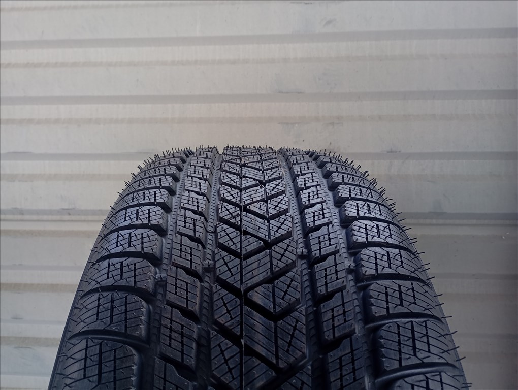 2 db új Pirelli Scorpion Winter MO1 275/50 R21 113V XL téligumi 1. kép