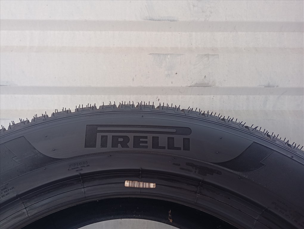 2 db új Pirelli Scorpion Winter MO1 275/50 R21 113V XL téligumi 3. kép