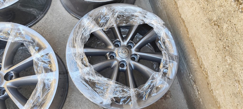  5x105 Gyári Opel 18" alufelni ET42. 7,5J FRISSEN SZINTEREZETT FÉL GRAFIT 4. kép