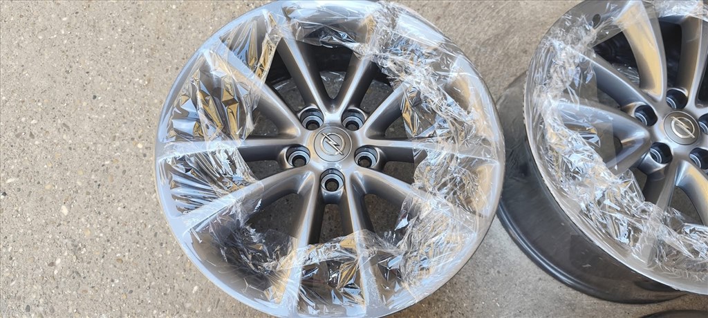  5x105 Gyári Opel 18" alufelni ET42. 7,5J FRISSEN SZINTEREZETT FÉL GRAFIT 5. kép