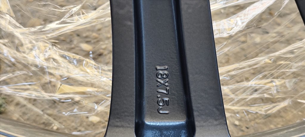  5x105 Gyári Opel 18" alufelni ET42. 7,5J FRISSEN SZINTEREZETT FÉL GRAFIT 7. kép