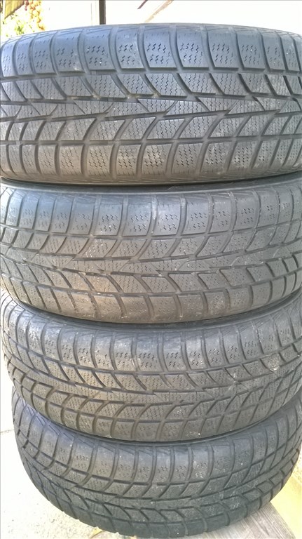 Eladó 4db 15-ös 4x114.3-as Honda-Rover lemezfelni 185/60R15 Hankook téli gumival 2. kép