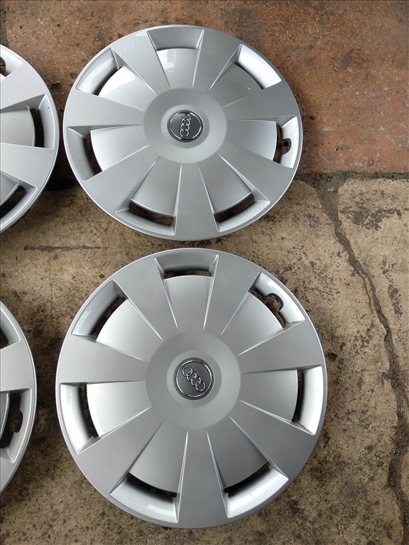 16-os Gyári Audi dísztárcsa 20000ft a 4db/48/ 2. kép