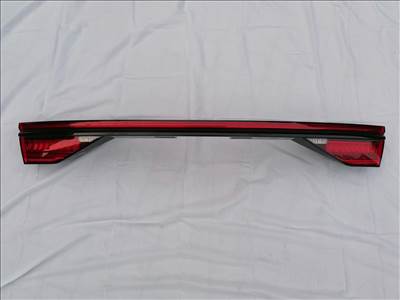 Audi A8 S8 D5 csomagtér ajtóba való hátsó lámpa.  4n0945095l