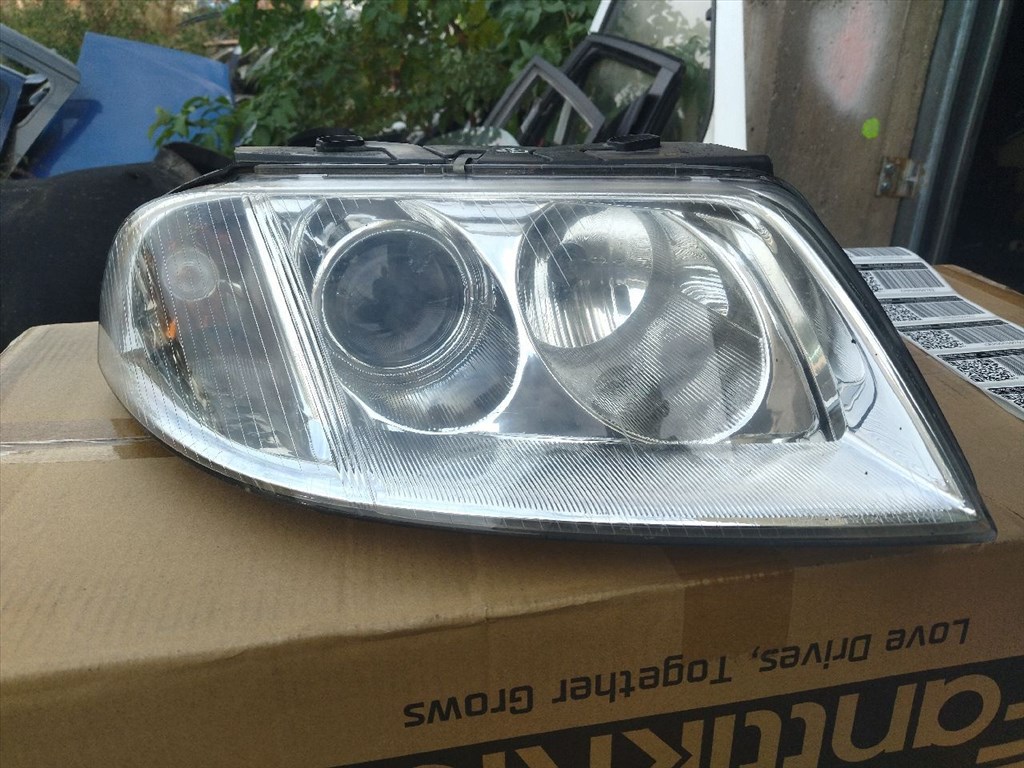 Volkswagen Passat B5.5 jobb fényszóró 1. kép