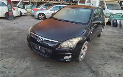 Hyundai i30 (FD) bontott alkatrészei