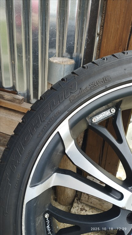 5x112 lyukosztású 20" használt alufelni, rajta 275/35 újszerű Michelin nyári gumi gumi  5. kép