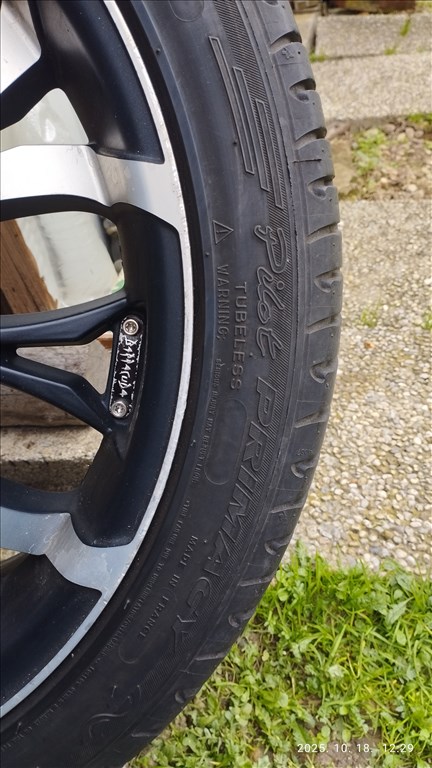  5x112 lyukosztású 20" használt alufelni, rajta 275/35 újszerű Michelin nyári gumi gumi  7. kép