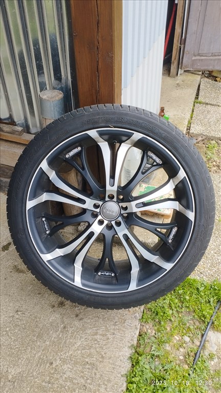  5x112 lyukosztású 20" használt alufelni, rajta 275/35 újszerű Michelin nyári gumi gumi  8. kép