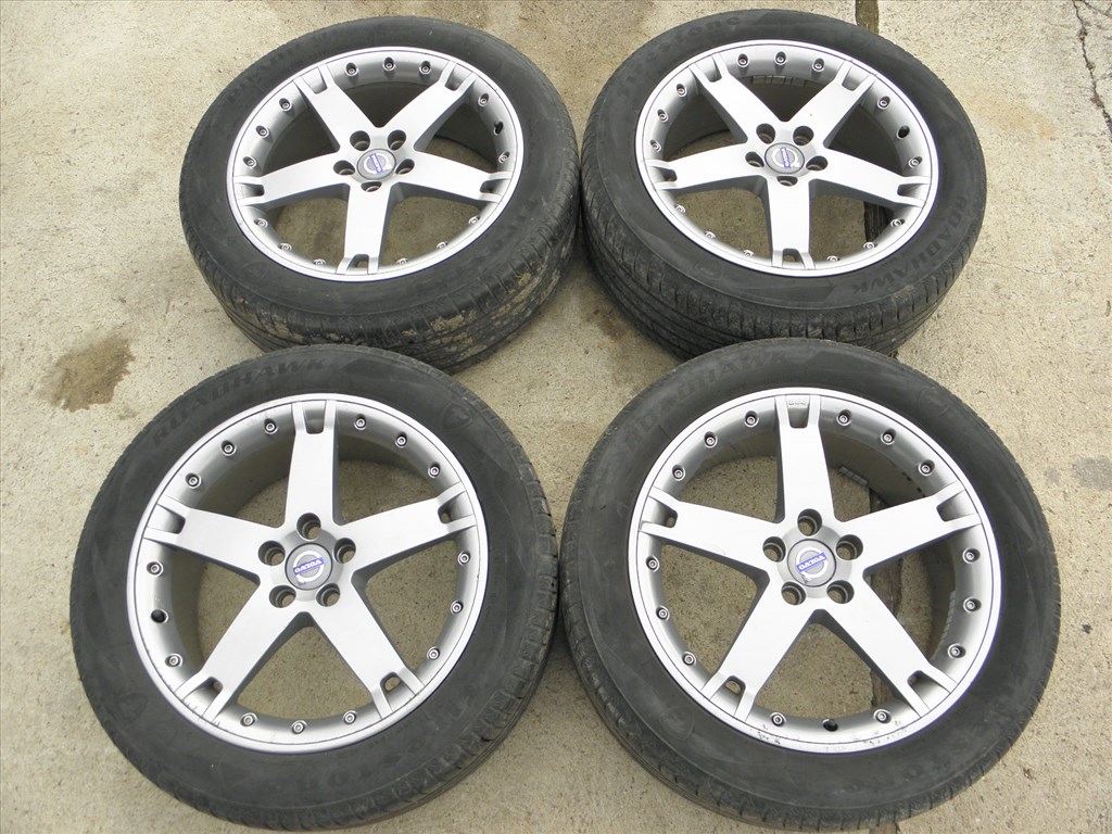 Volvo R18 szép alufelnik, kopott gumikkal 235/50R18 1. kép