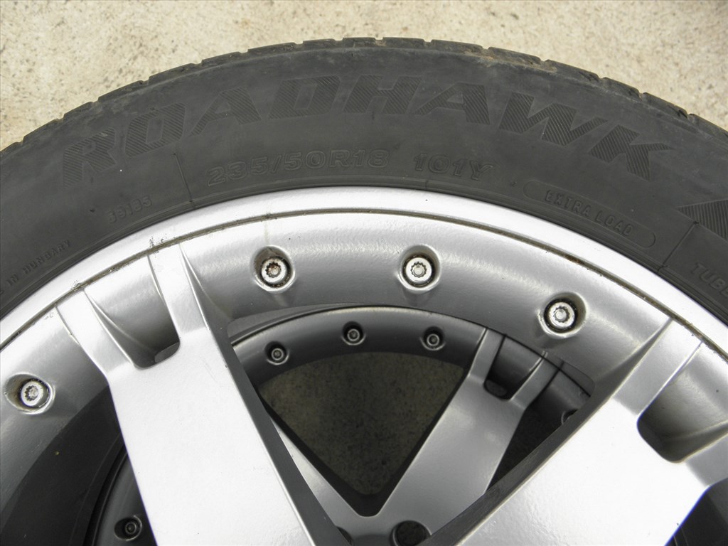 Volvo R18 szép alufelnik, kopott gumikkal 235/50R18 6. kép